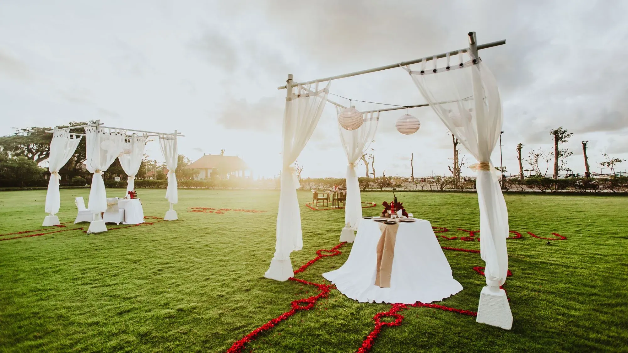 Holiday Inn Baruna — Full Set Up at Beach Front Lawn Garden