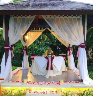 Holiday Inn Baruna — Gazebo Romantic Setup